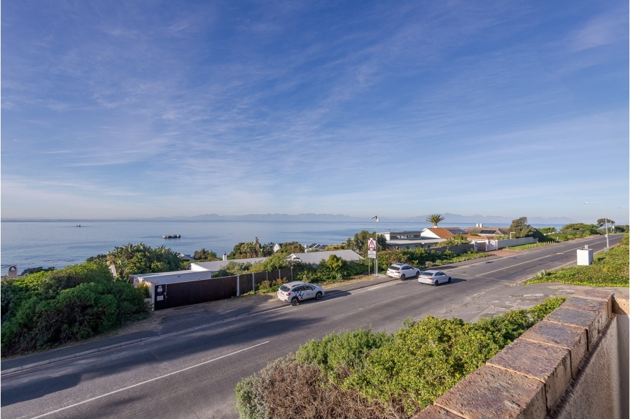 2 Bedroom Property for Sale in Seaforth Western Cape